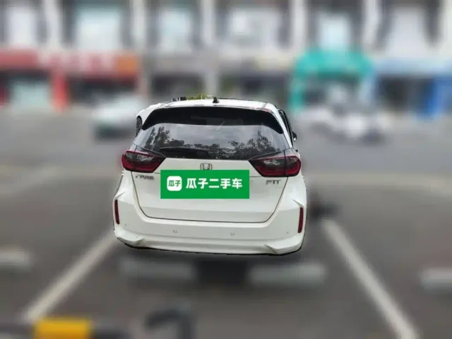Honda Fit — Фото автомобиля 3