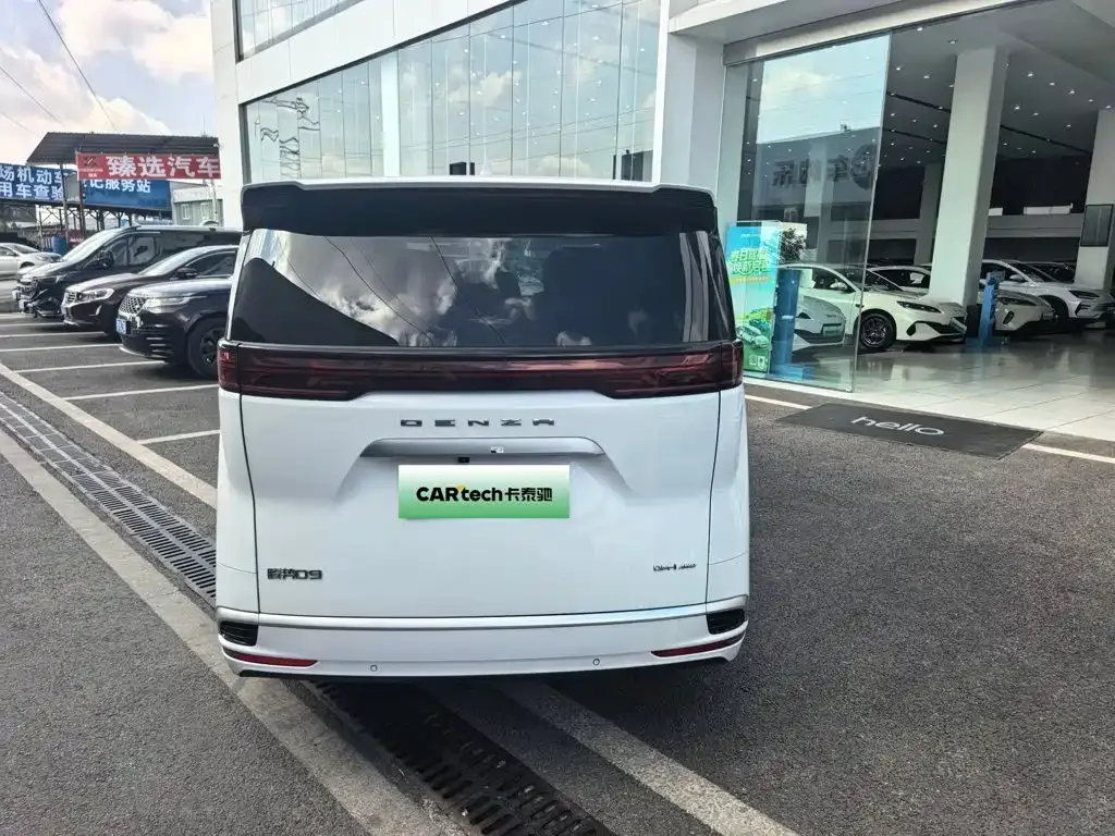 Denza Denza D9 2022 DM-i 970 All-Wheel Drive Honor Edition — Фото автомобиля 5