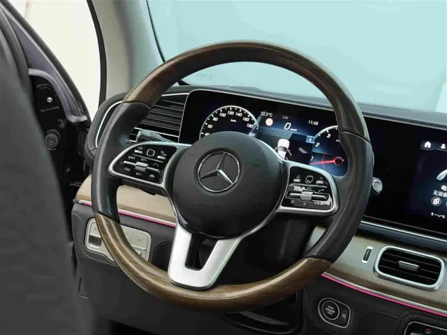Mercedes-Benz GLS-Class — Фото автомобиля 11