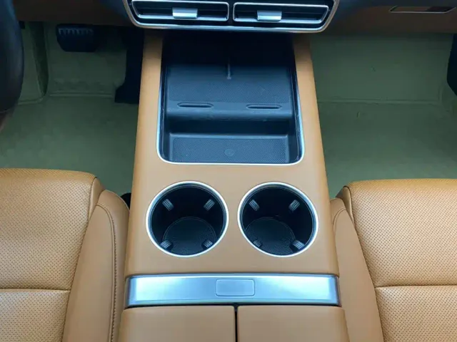 Li Auto L9 — Фото автомобиля 22