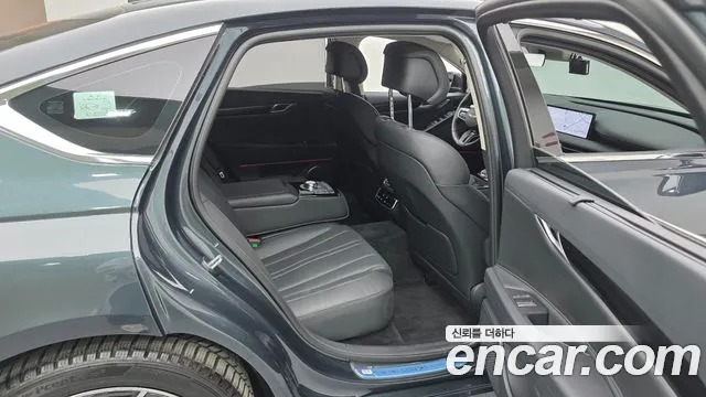 Genesis G80 Бензин 3.5 турбо AWD — Фото автомобиля 12