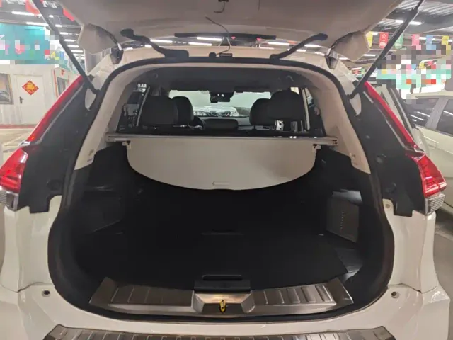 Nissan X-Trail — Фото автомобиля 14