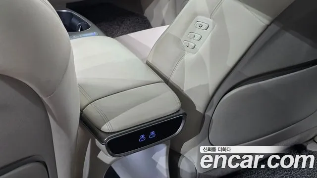 Genesis GV60 — Фото автомобиля 29