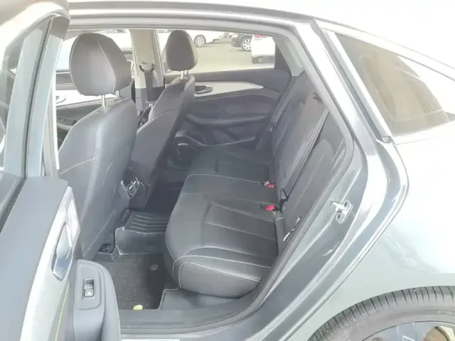 Roewe i6 MAX — Фото автомобиля 12