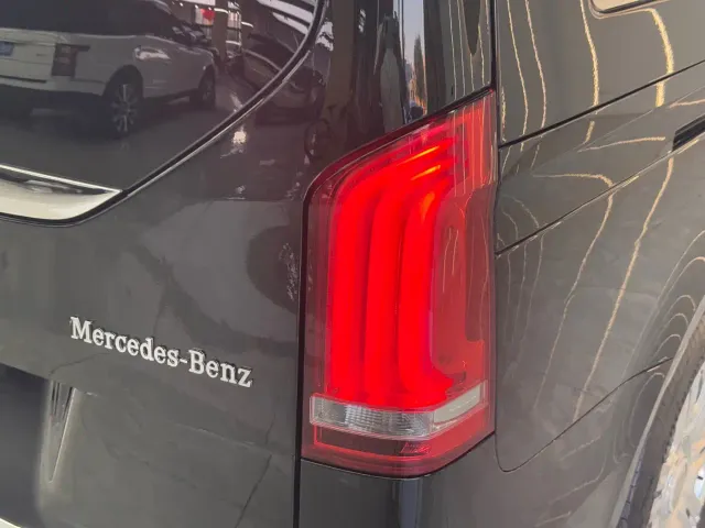 Mercedes-Benz Mercedes-Benz V-Class 2024 V 300 L Long Wheelbase Premium — Фото автомобиля 13