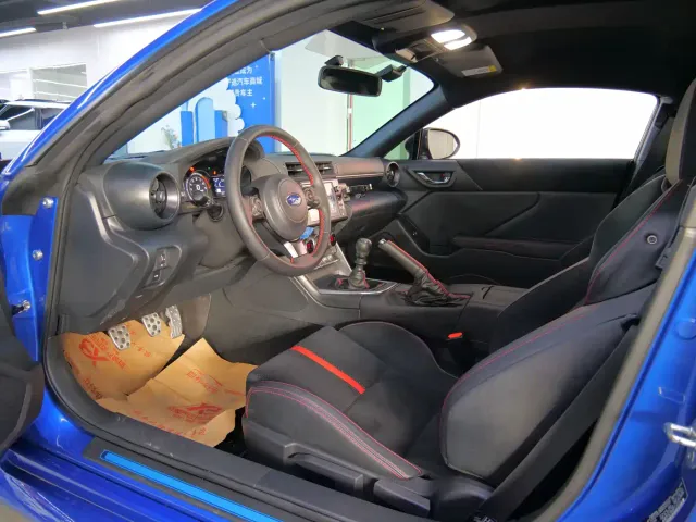Subaru BRZ — Фото автомобиля 8