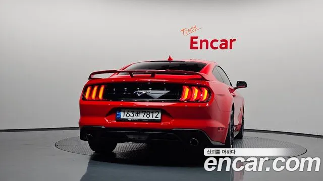 Ford Mustang — Фото автомобиля 4
