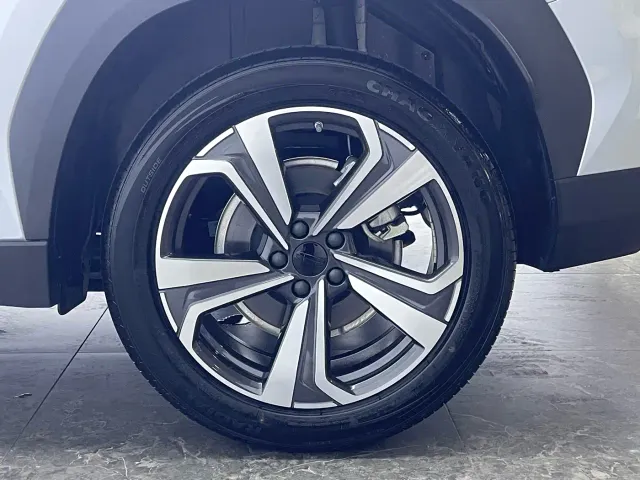 Geely Boyue L — Фото автомобиля 10