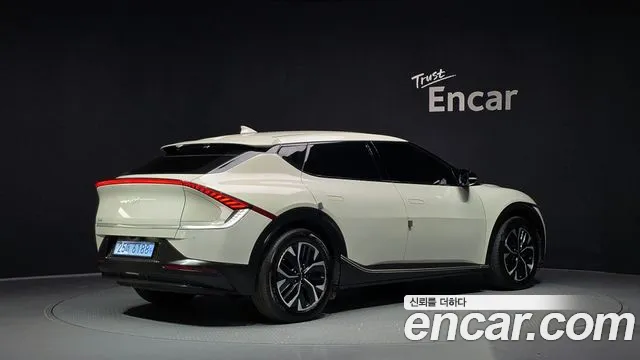Kia EV6 — Фото автомобиля 2