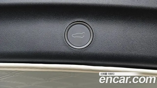 Tesla Model Y — Фото автомобиля 29