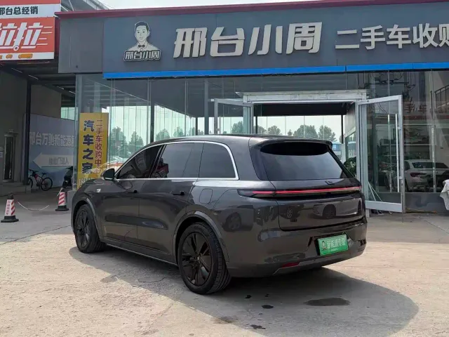 Li Auto L8 — Фото автомобиля 7