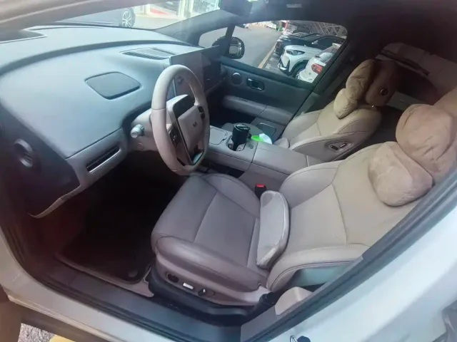 Li Auto Li Auto i6 2025 2WD Base Model — Фото автомобиля 6