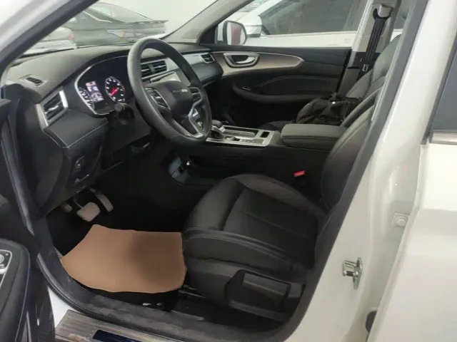 Roewe RX5 — Фото автомобиля 14