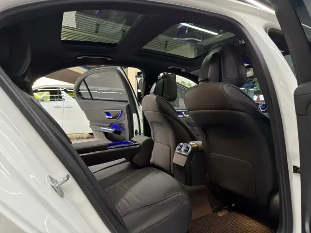 Mercedes-Benz C-Class — Фото автомобиля 9