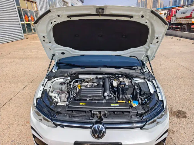 Volkswagen Golf — Фото автомобиля 23