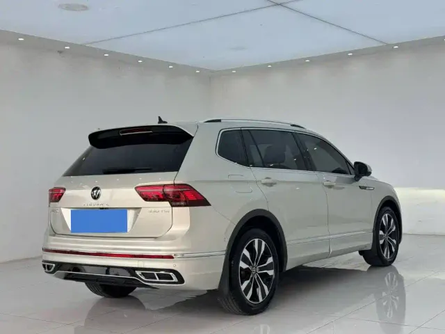 Volkswagen Tiguan L — Фото автомобиля 9