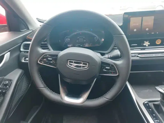 Geely Emgrand — Фото автомобиля 10