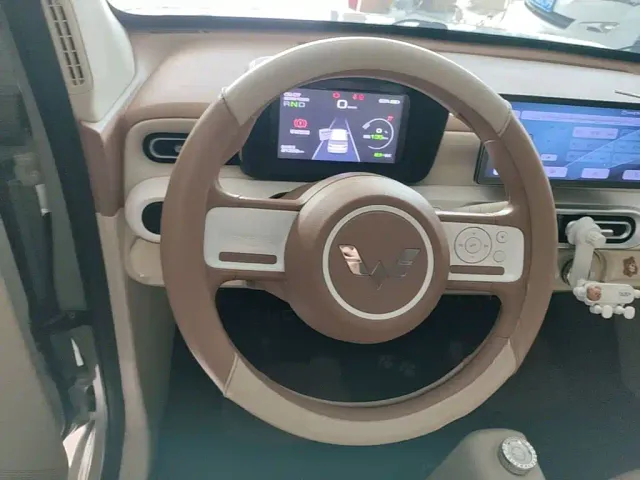 Wuling Hongguang Mini EV — Фото автомобиля 10