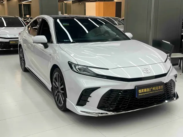Toyota Camry — Фото автомобиля 3