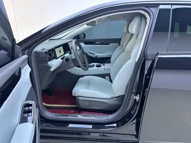 Leapmotor Leapmotor C01 2024 Extended Range 316 Premium Edition — Фото автомобиля 12