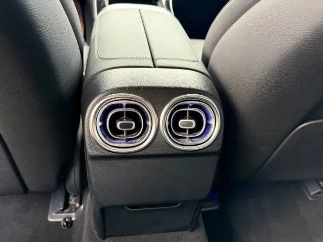 Mercedes-Benz C-Class — Фото автомобиля 9