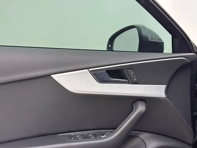 Audi A4L — Фото автомобиля 14
