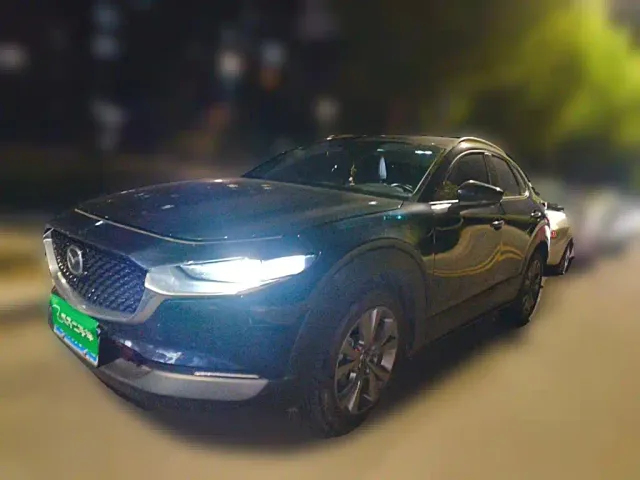 Фотография автомобиля — Mazda CX-30