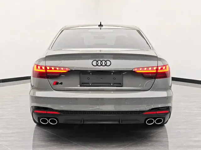 Audi S4 — Фото автомобиля 14