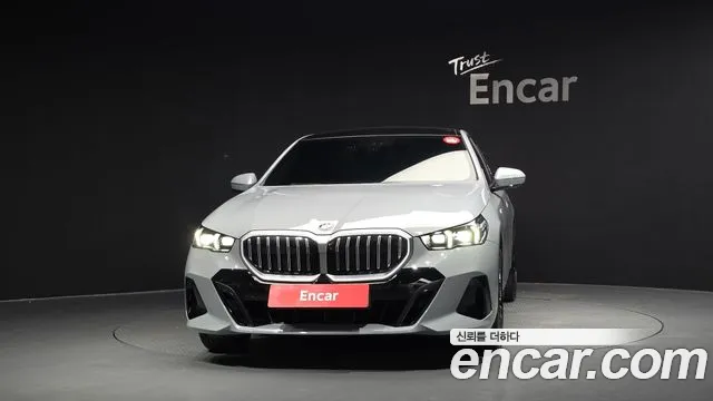 BMW 5 Series G60 — Фото автомобиля 3