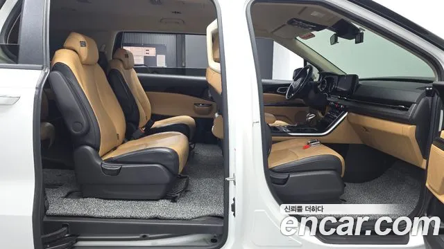 Kia Carnival Generation 4 — Фото автомобиля 15
