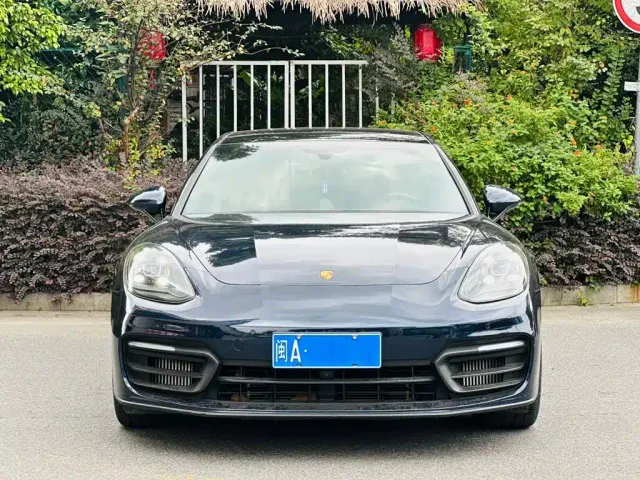 Porsche Panamera — Фото автомобиля 2