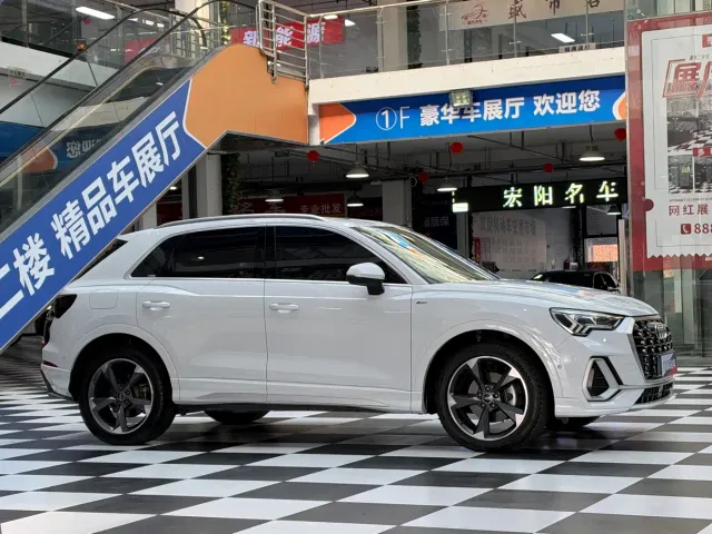 Audi Q3 — Фото автомобиля 4