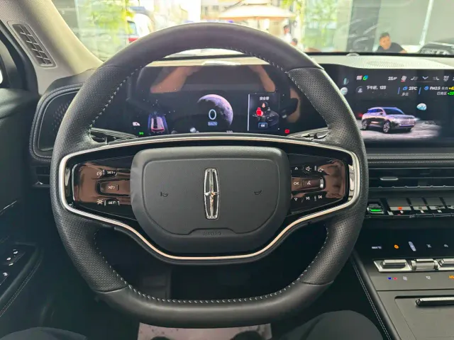Lincoln Corsair — Фото автомобиля 5