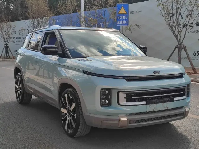 Geely ICON — Фото автомобиля 3