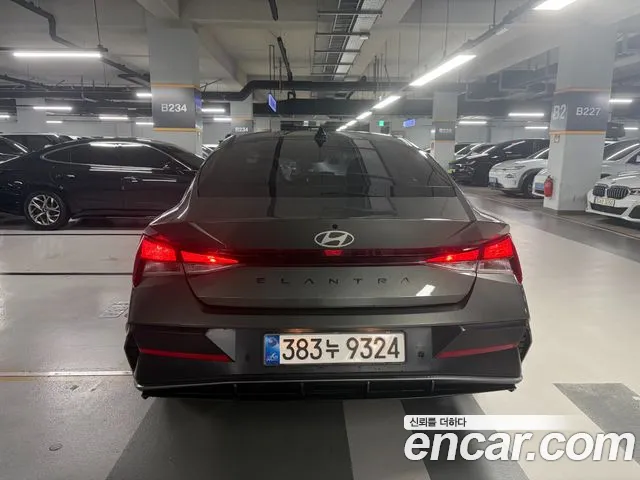 Hyundai Avante CN7 — Фото автомобиля 4