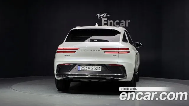 Genesis GV70 2.5T Бензин AWD — Фото автомобиля 4