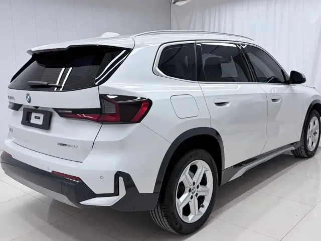 BMW BMW X1 2023 sDrive20Li X Design Package — Фото автомобиля 4