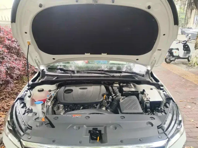 Geely Emgrand — Фото автомобиля 3