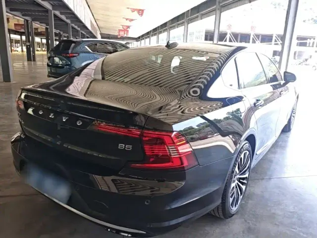 Volvo S90 — Фото автомобиля 6