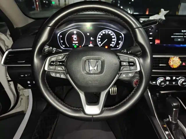 Honda Accord — Фото автомобиля 6