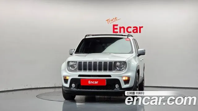 Jeep Renegade — Фото автомобиля 3
