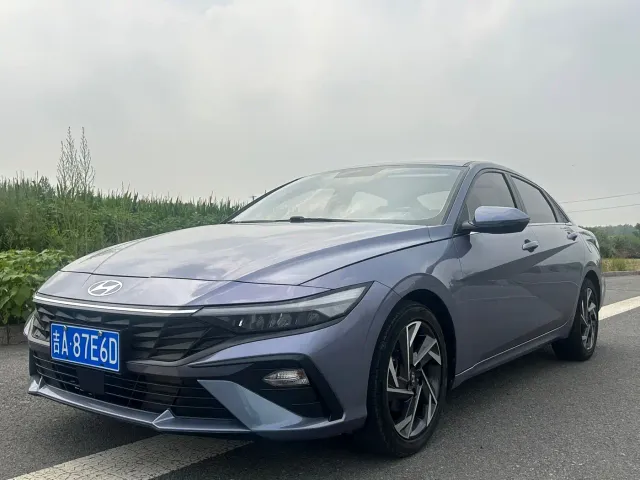Фотография автомобиля — Hyundai Elantra