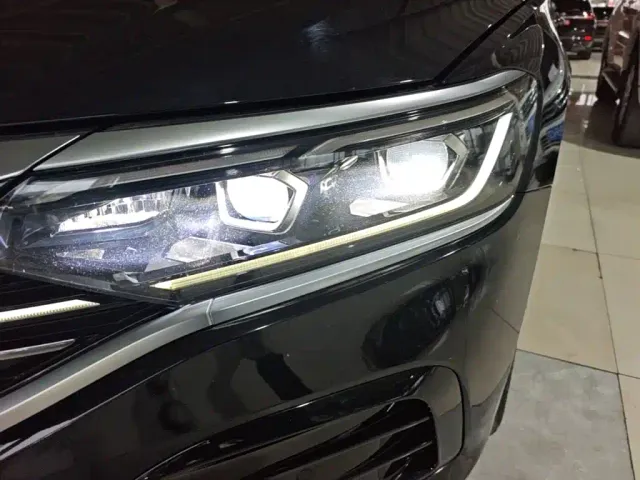 Volkswagen Passat — Фото автомобиля 23