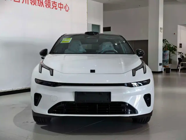 Lynk & Co Z20 — Фото автомобиля 6