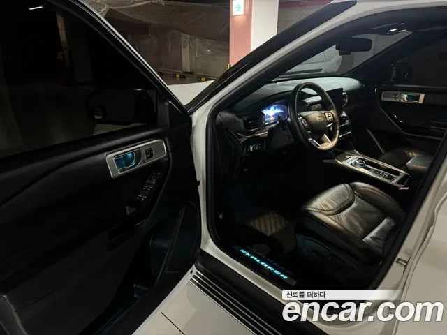 Ford Explorer Explorer 6 поколение 3.0 Platinum 4WD — Фото автомобиля 12