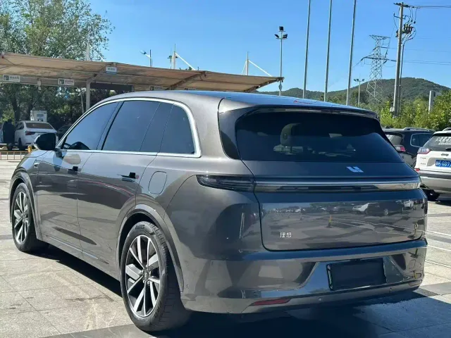 Li Auto L7 — Фото автомобиля 5