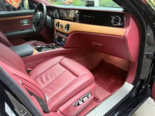 Rolls-Royce Ghost — Фото автомобиля 4