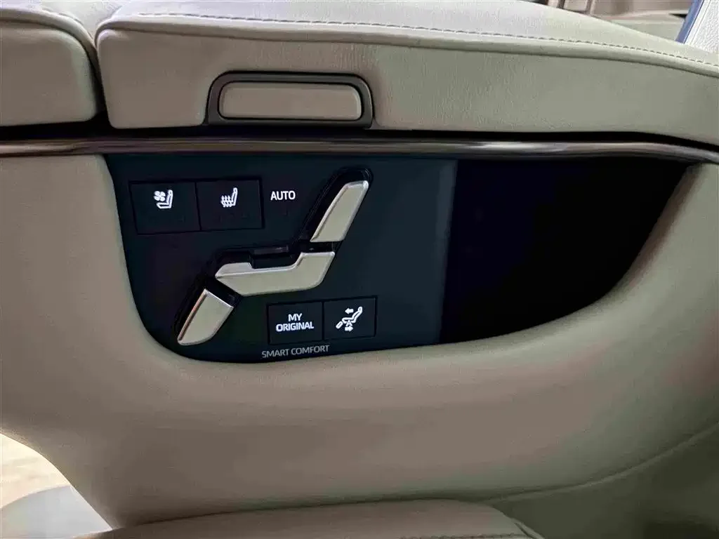 Toyota Vellfire 2024 Crown Hybrid 2.5L Executive Premium Edition — Фото автомобиля 9