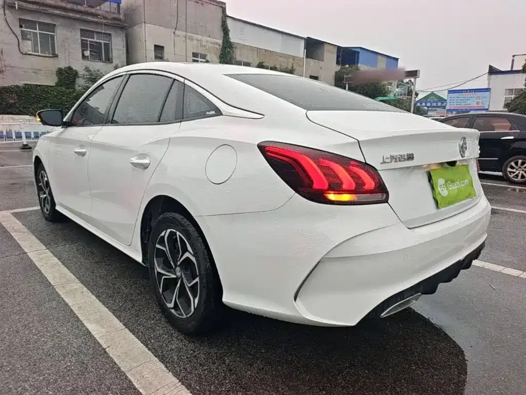 MG MG5 2023 180DVVT CVT Luxury Edition — Фото автомобиля 4