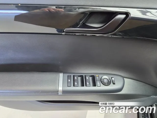 Hyundai Grandeur GN7 — Фото автомобиля 13